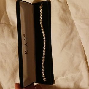I'm selling a Kay's jewelry bracelet that's 24k . It's never been worn.